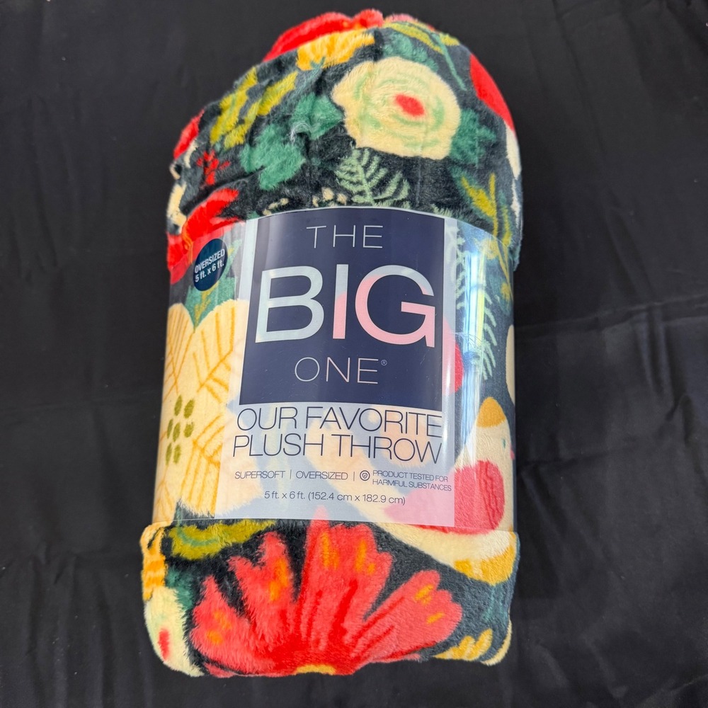 The Big One Oversized Plush Throw Hol Floral Holiday Mushroom Poinsettia 60x72